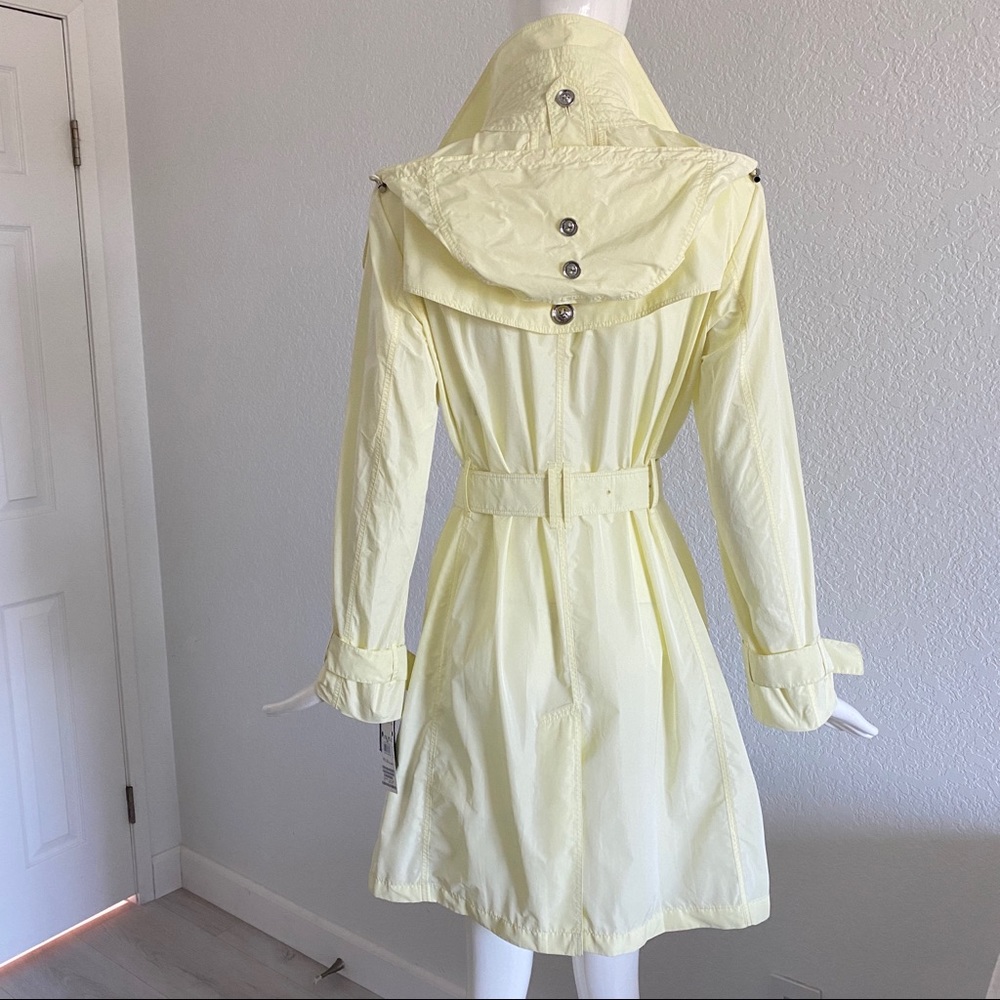 Burberry light yellow nylon trench coat - Picture 3 of 10